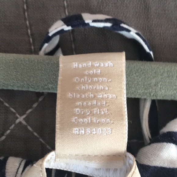 Cute top - Picture 4 of 4